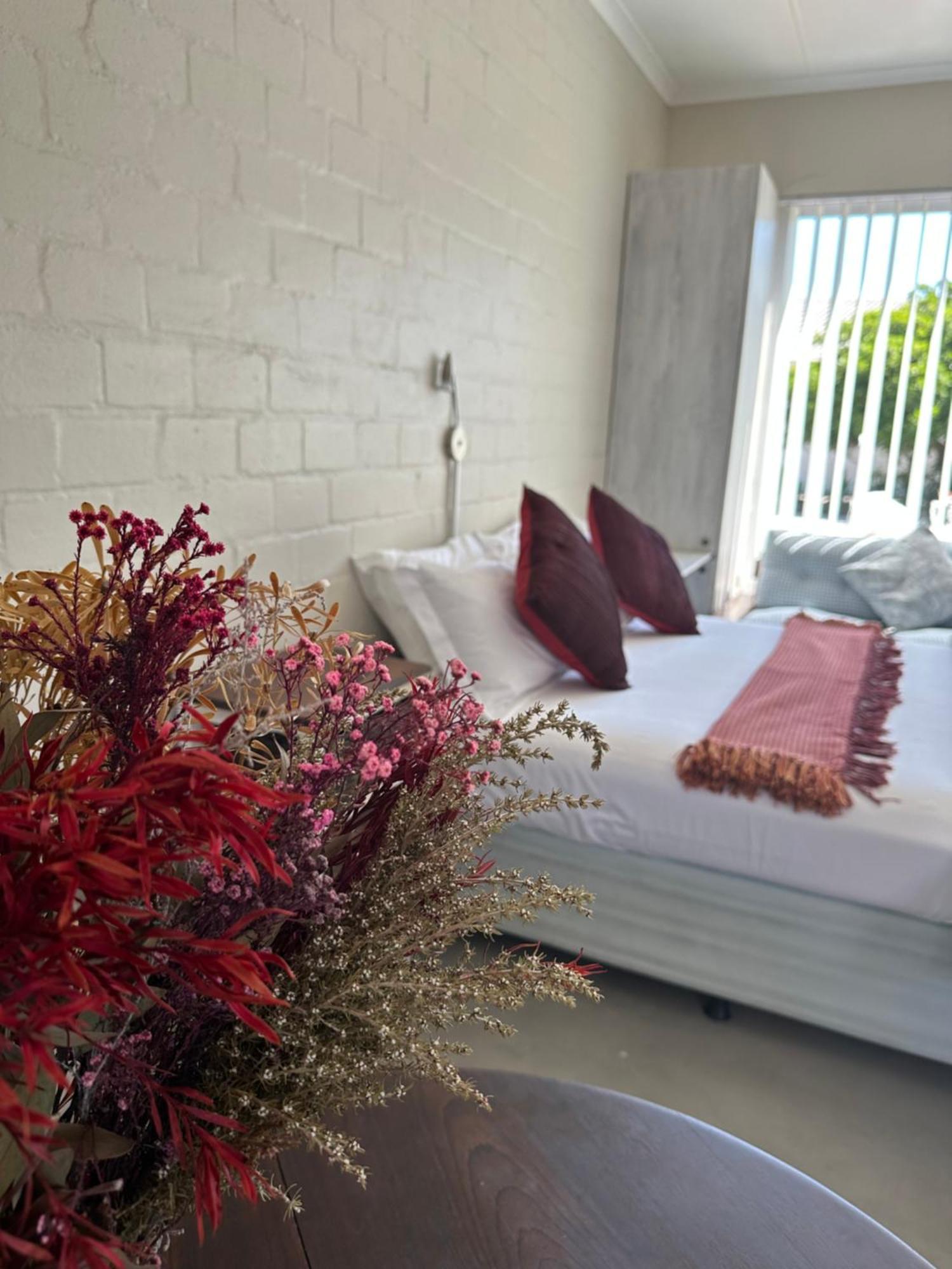 Westbed Hotel Langebaan Buitenkant foto